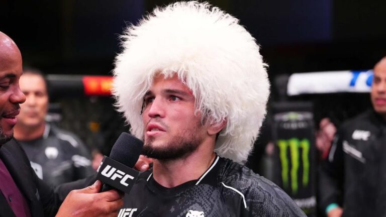 Islam Makhachev voit plus grand pour Umar Nurmagomedov et cible un autre défi