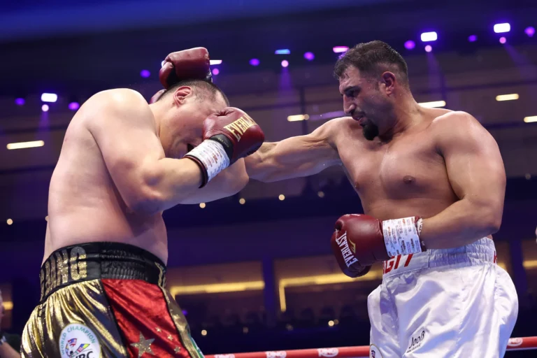 Agit Kabayel interpelle Oleksandr Usyk après sa victoire